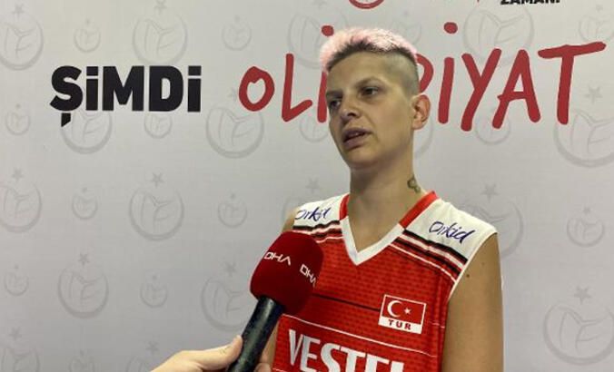 Milli voleybolcu Ebrar Karakurt, sözlü tacize uğradı! Kadıköy'de gergin anlar... 5