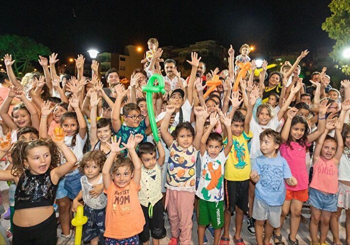 İzmir Dikili günlerdir susuzluktan kıvranırken CHP'li başkan heykel açma derdinde! 7