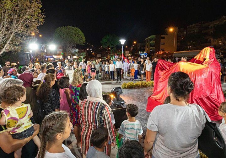 İzmir Dikili günlerdir susuzluktan kıvranırken CHP'li başkan heykel açma derdinde! 5