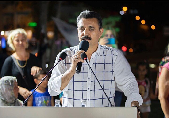 İzmir Dikili günlerdir susuzluktan kıvranırken CHP'li başkan heykel açma derdinde! 6