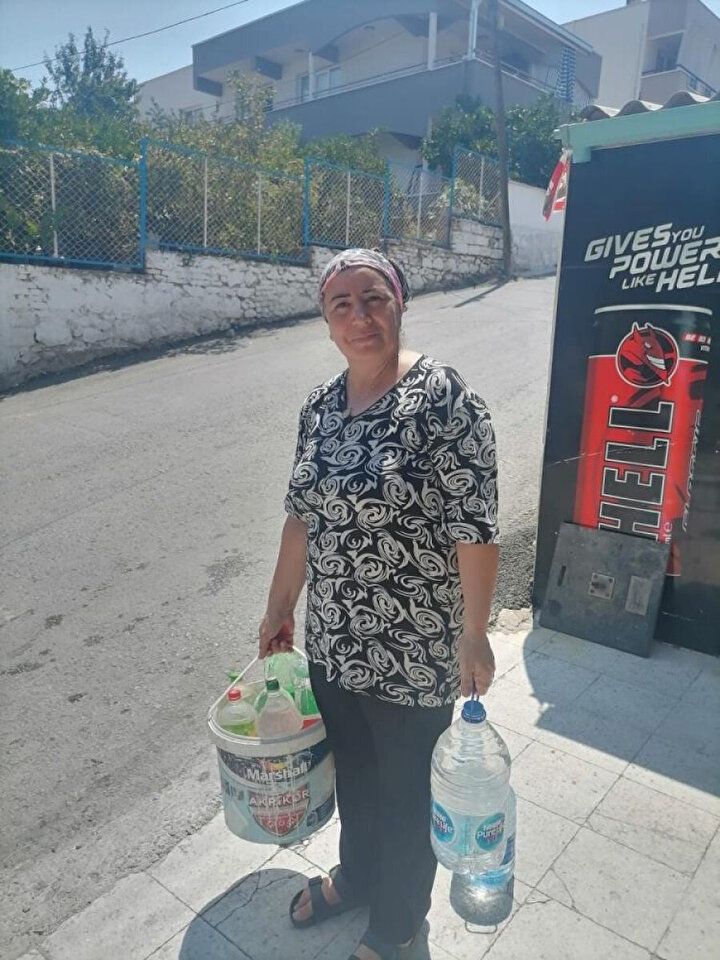 İzmir Dikili günlerdir susuzluktan kıvranırken CHP'li başkan heykel açma derdinde! 4