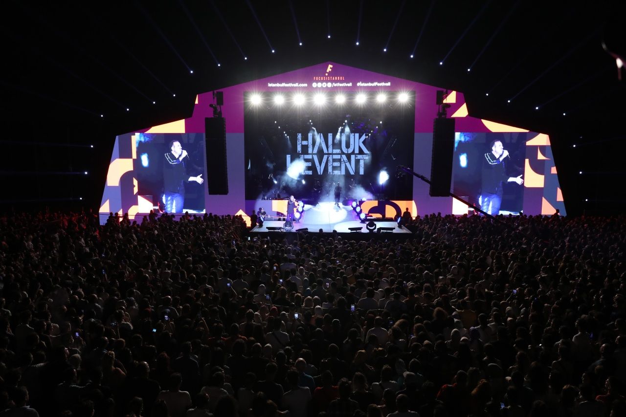 Haluk Levent, Yenikapı sahnesinde rock müzik rüzgârı estirdi! 7