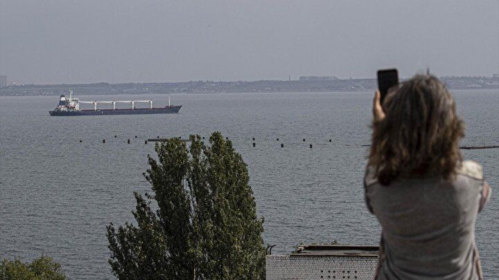 İlk tahıl gemisi İstanbul yolunda: Sevkiyattan ilk görüntüler geldi! 26 bin ton mısır taşıyor... 11