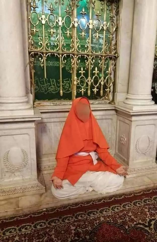 Şam Emevi Camii'nde skandal görüntüler: Tarikat lideri 'Dada Athman' Budist ayini düzenledi! 5