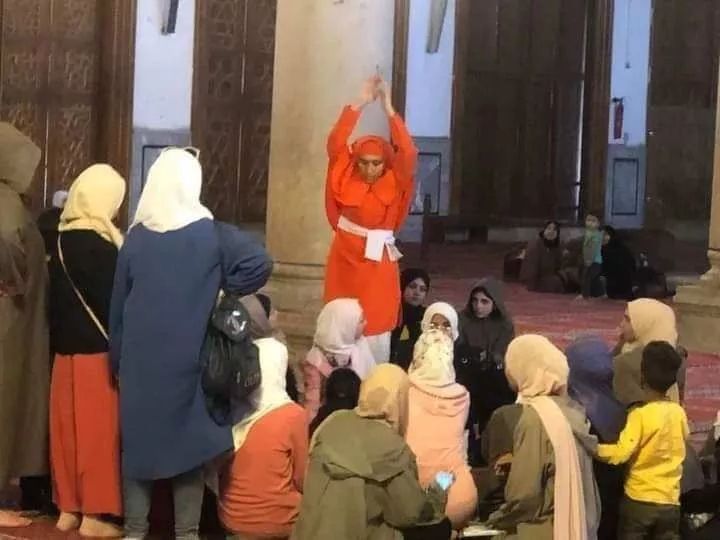 Şam Emevi Camii'nde skandal görüntüler: Tarikat lideri 'Dada Athman' Budist ayini düzenledi! 4