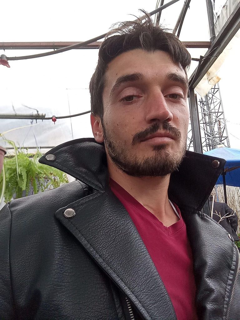 Yüzünü yıkamak isterken gölete düşerek can verdi 7
