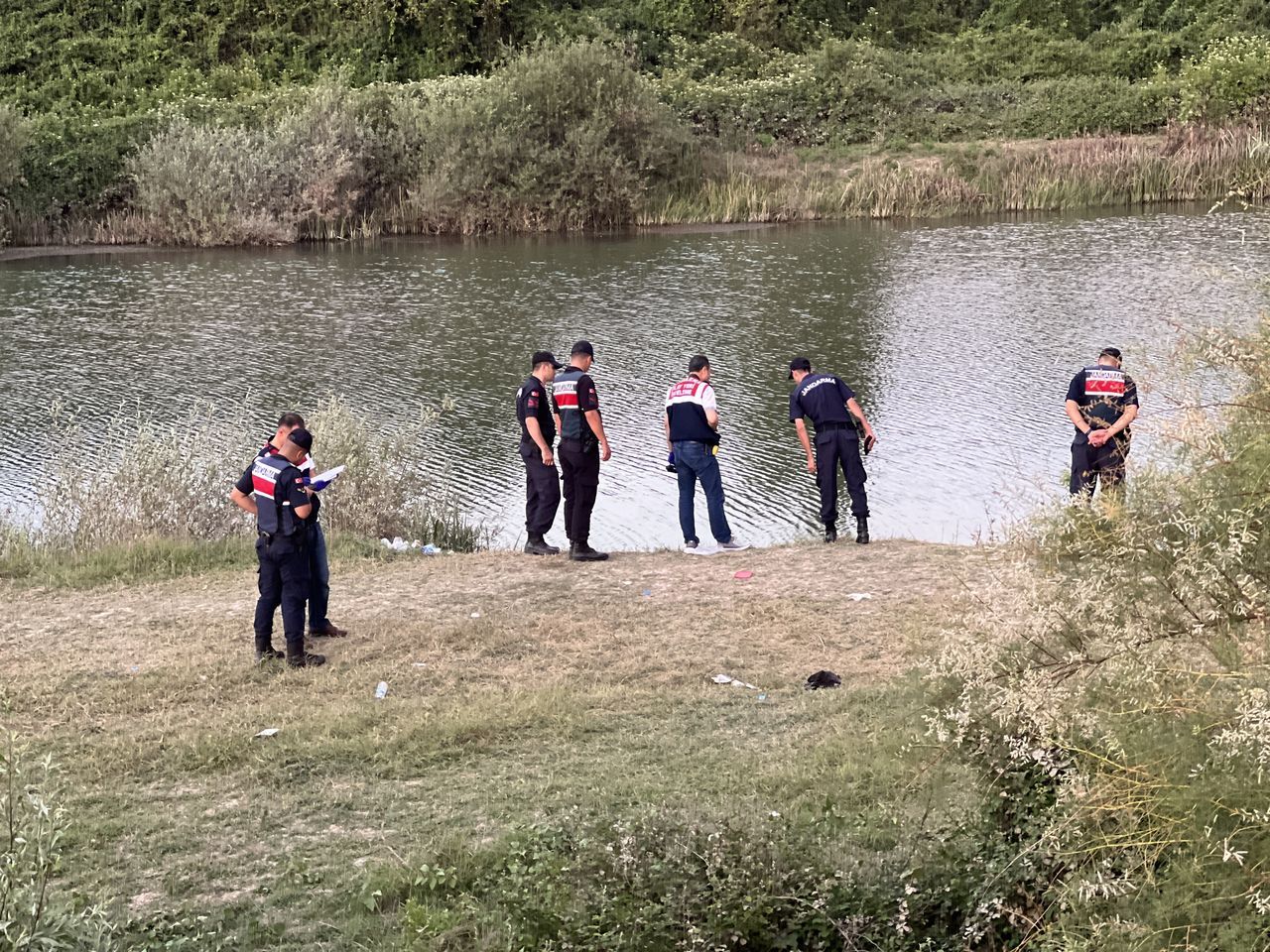 Yüzünü yıkamak isterken gölete düşerek can verdi 8