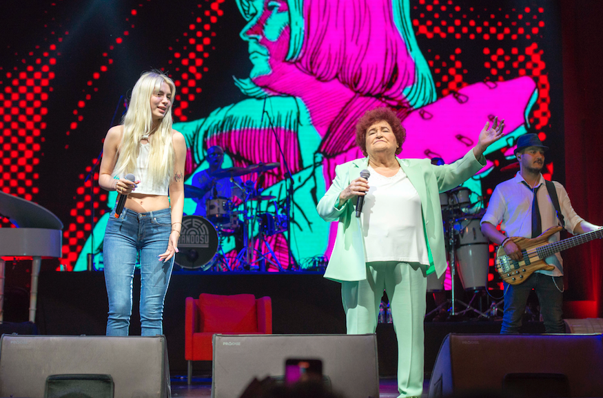 Selda Bağcan konserinde Aleyna Tilki sürprizi 2