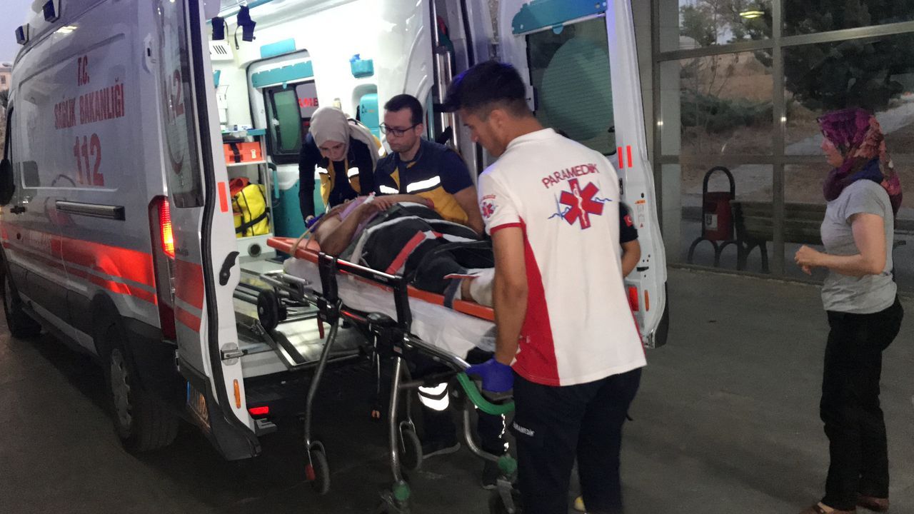 Husumetlisi olan kadına çarpıp, 300 metre aracın tavanında sürükledi, düşünce üzerinden geçti 1