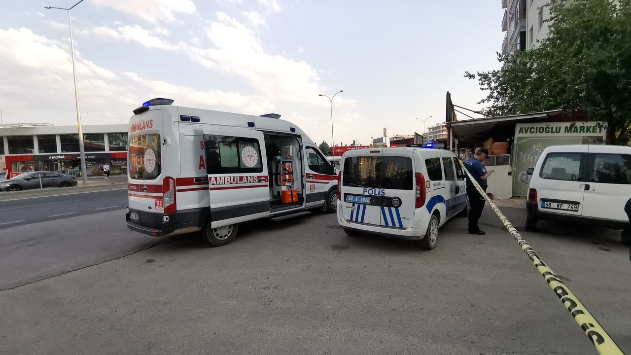 Kendilerini rehin alıp intihara kalkışan babalarını korku dolu gözlerle izlediler 8