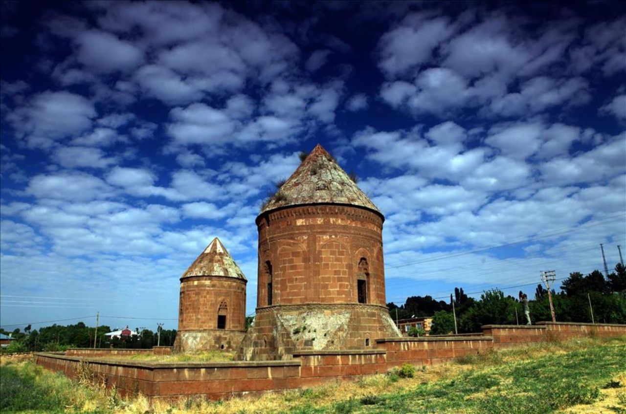 Tarihi toprak evleri, Kümbetleri ve mimarisiyle Vadideki güzel şehir Bitlis Gezi Listesi ve 5 minaresinin hikayesi! 14