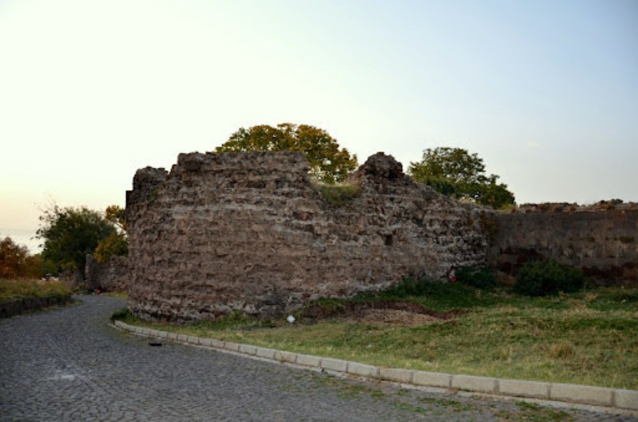 Tarihi toprak evleri, Kümbetleri ve mimarisiyle Vadideki güzel şehir Bitlis Gezi Listesi ve 5 minaresinin hikayesi! 19