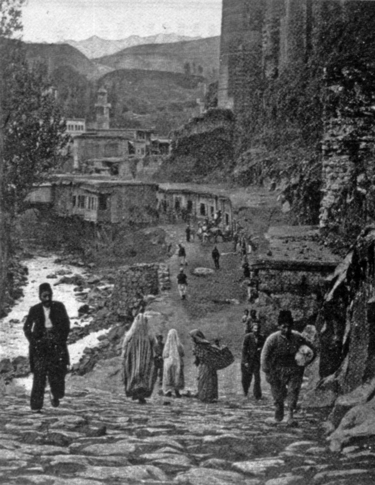 Tarihi toprak evleri, Kümbetleri ve mimarisiyle Vadideki güzel şehir Bitlis Gezi Listesi ve 5 minaresinin hikayesi! 33