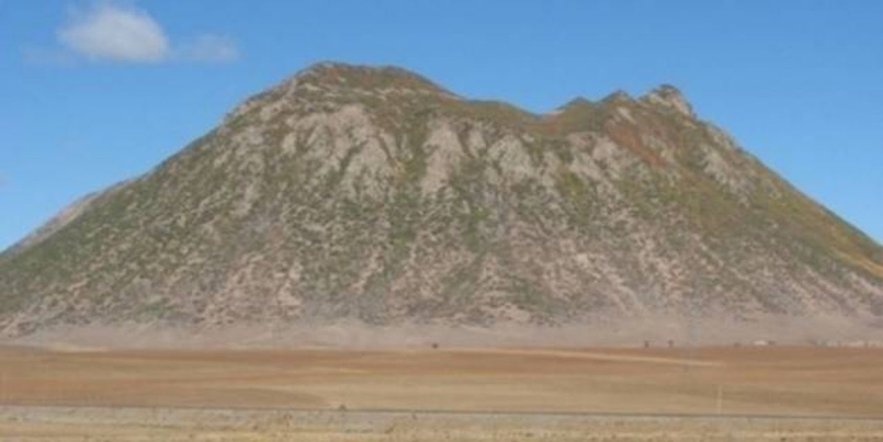 Tarihi toprak evleri, Kümbetleri ve mimarisiyle Vadideki güzel şehir Bitlis Gezi Listesi ve 5 minaresinin hikayesi! 6