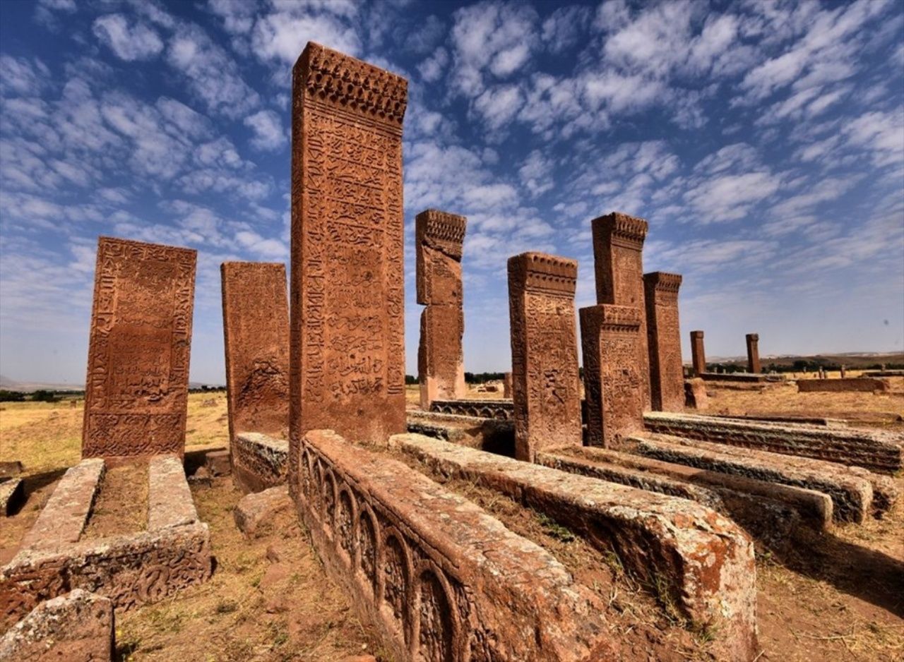Tarihi toprak evleri, Kümbetleri ve mimarisiyle Vadideki güzel şehir Bitlis Gezi Listesi ve 5 minaresinin hikayesi! 8