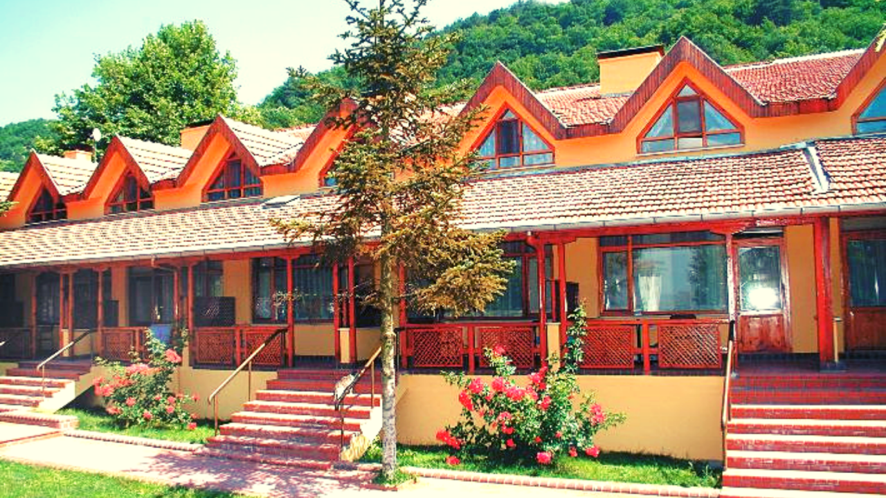 Büyüleyici tabiat parkları, şifalı jeotermal suları, saraylara layık lezzetleri ve keyifli kayak merkezleriyle Bolu’da gezilecek yerler listesi! 10