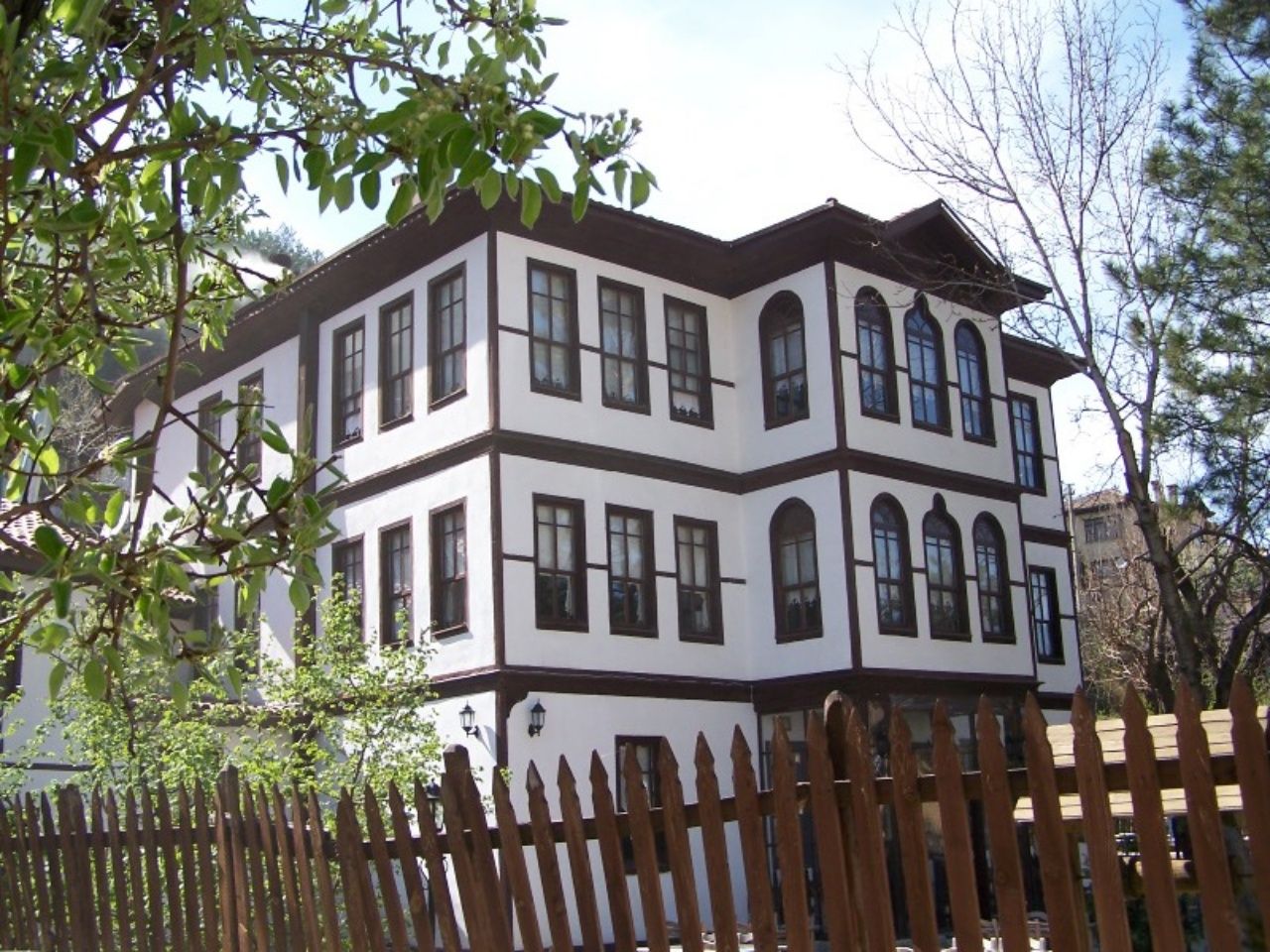 Büyüleyici tabiat parkları, şifalı jeotermal suları, saraylara layık lezzetleri ve keyifli kayak merkezleriyle Bolu’da gezilecek yerler listesi! 20