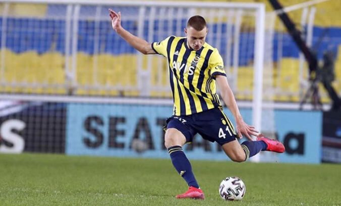 Fenerbahçe'de gündem olan tecrübeli stoper Attila Szalai'nin geleceği belli oldu 5