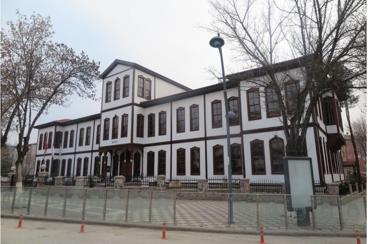 Kaya mezarları, görkemli köprüleri ve yöresel lezzetleriyle Çankırı’yı adım adım gezdiren liste 2
