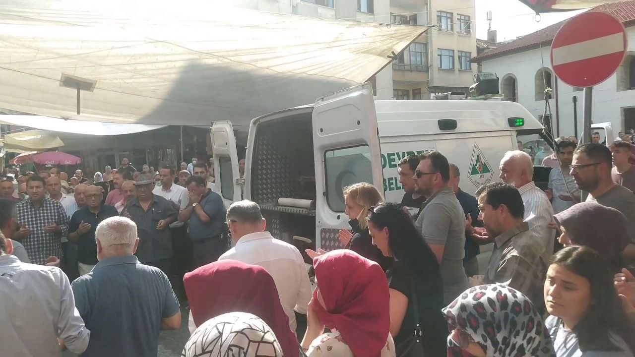 Komşusunun boğazını keserek öldüren şahıs yakalandı 9