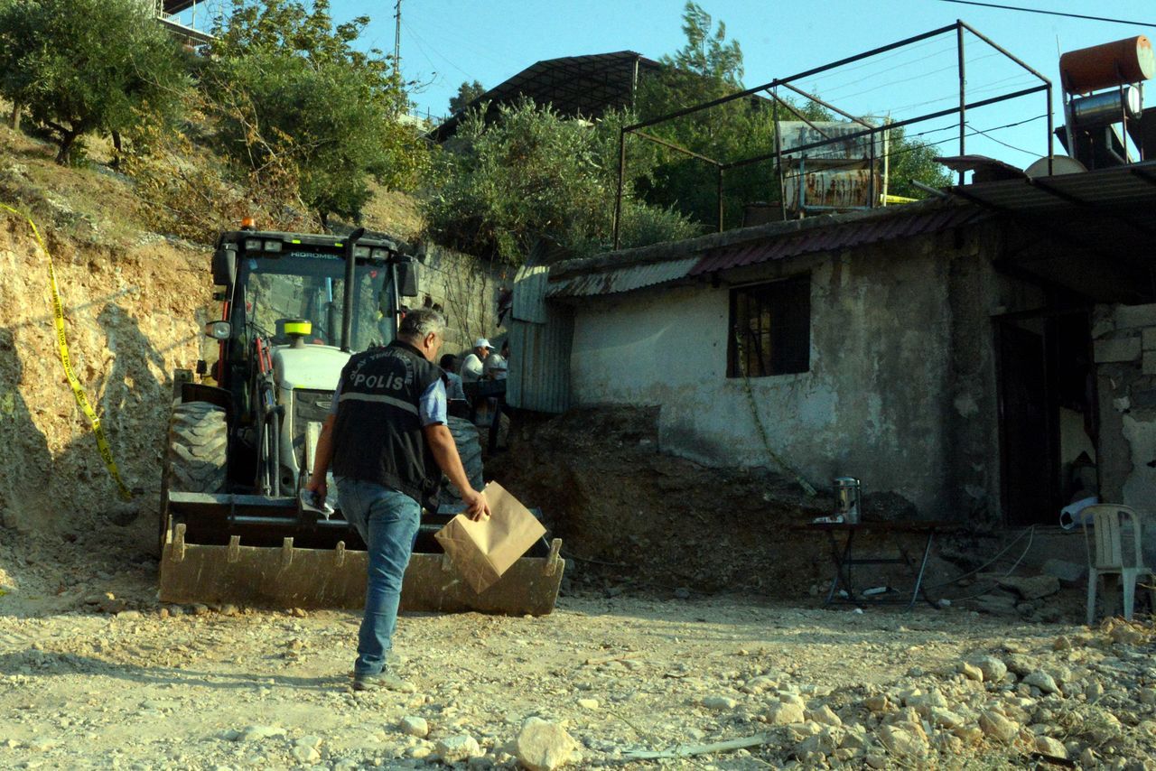 25 yıl sonra cinayete kurban gittikleri anlaşıldı! Cesetlerden biri bulundu 4