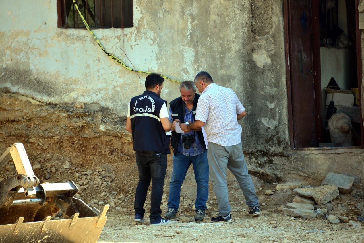 25 yıl sonra cinayete kurban gittikleri anlaşıldı! Cesetlerden biri bulundu 8