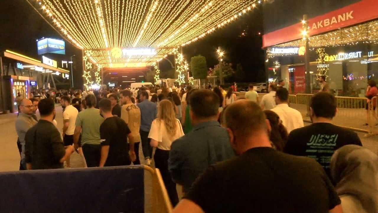 Sertab Erener konserinde baskın şoku! 2