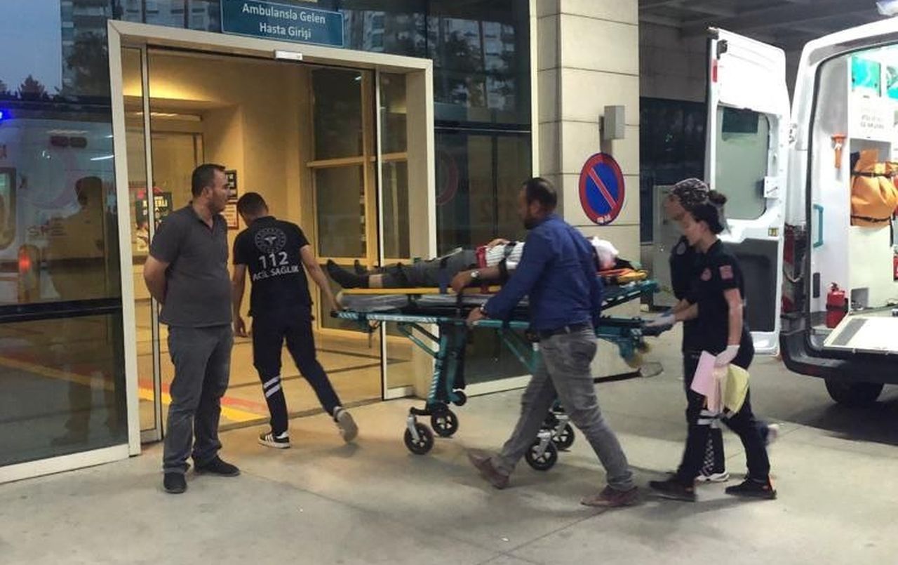 Siirt'te askeri araç ile kamyonet çarpıştı: 5 yaralı 3