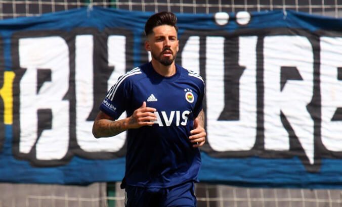 Fenerbahçe'den ayrılan Jose Sosa, Estudiantes'e gidiyor! 2