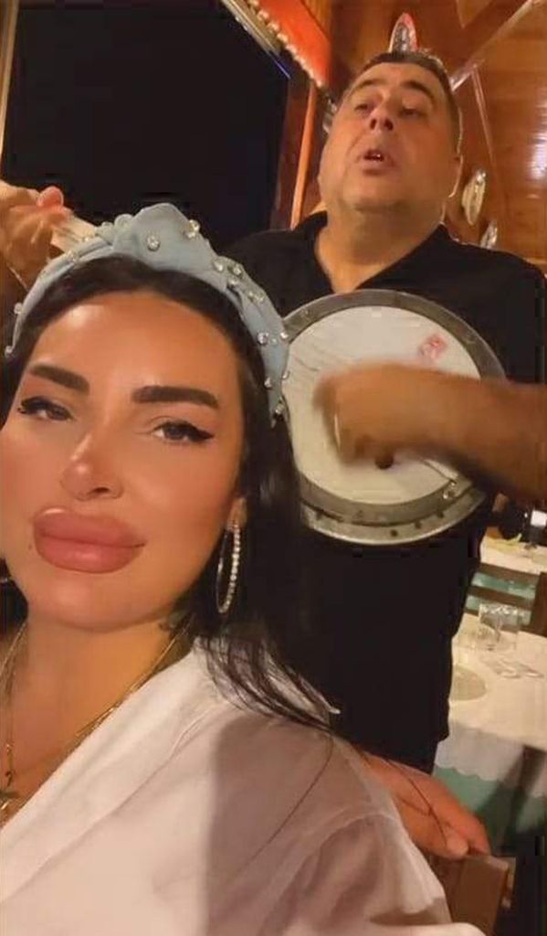 Sevgilisinin kolundan tutup, 25 metrelik uçurumdan atladığı kadın toprağa verildi 3