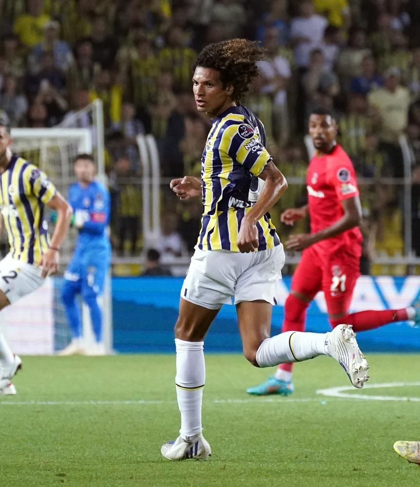 3-3 berabere biten Fenerbahçe-Ümraniyespor maçı sonrası Miha Zajc depremi 4