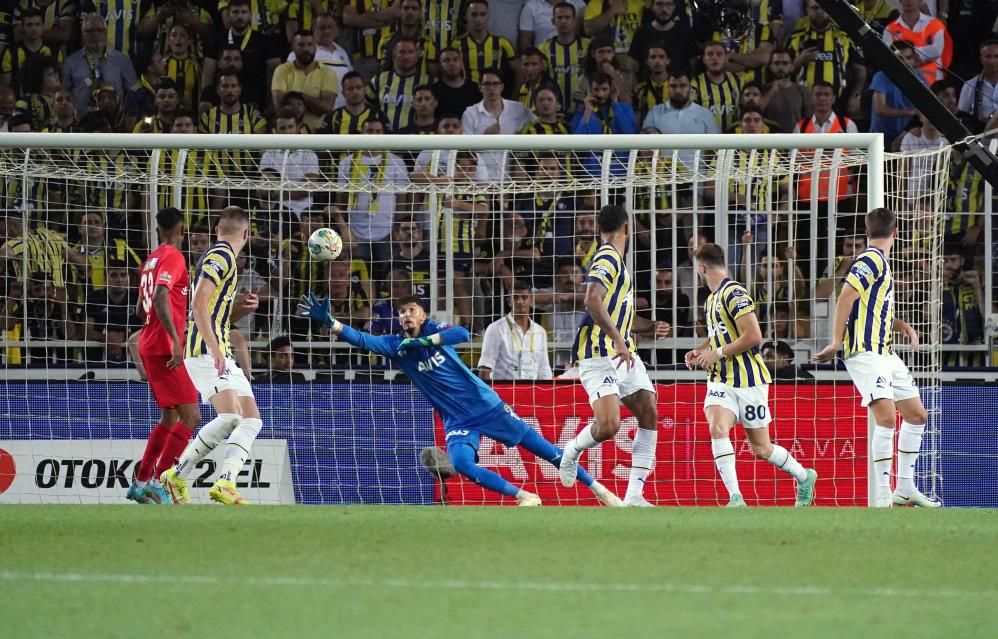 3-3 berabere biten Fenerbahçe-Ümraniyespor maçı sonrası Miha Zajc depremi 6