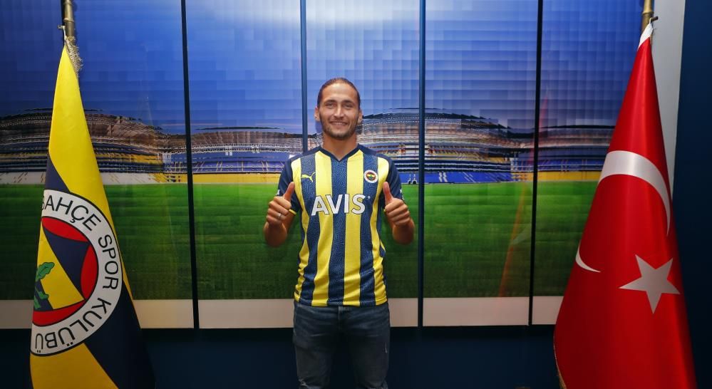 Durumu belirsizliğini koruyan Fenerbahçeli futbolcu Miguel Crespo'ya sürpriz talip 7