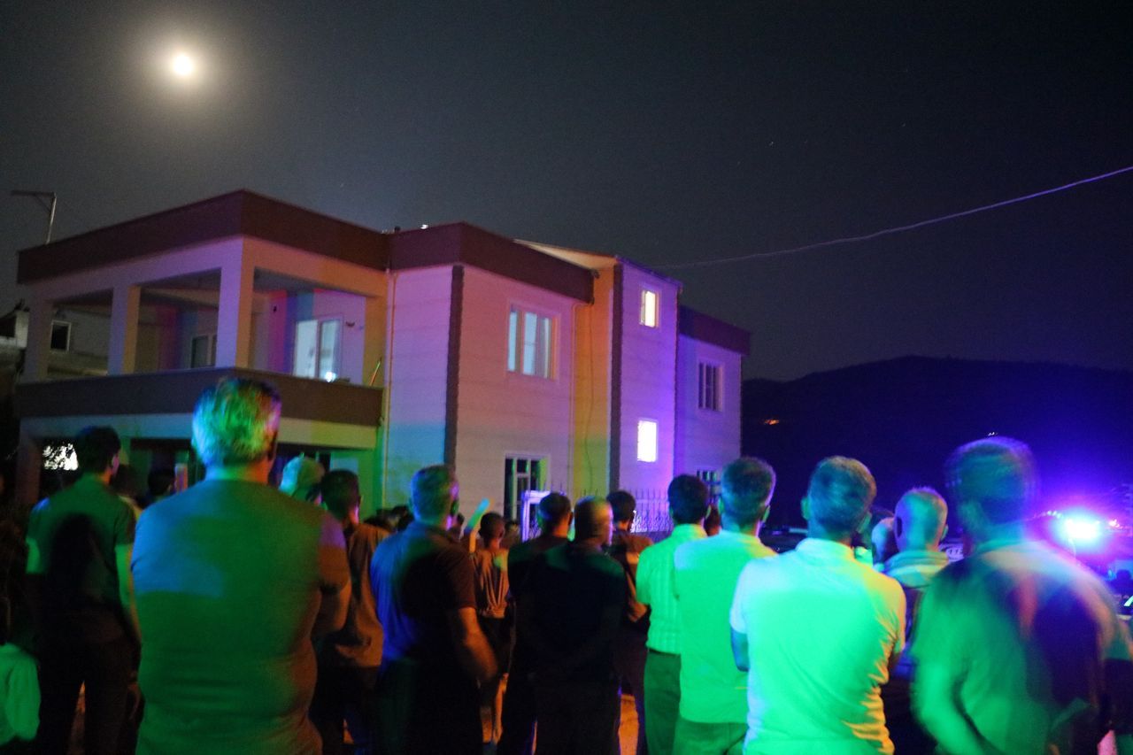 Ailesini yok etmişti! Katliam evindeki cenazeler morga kaldırıldı 6