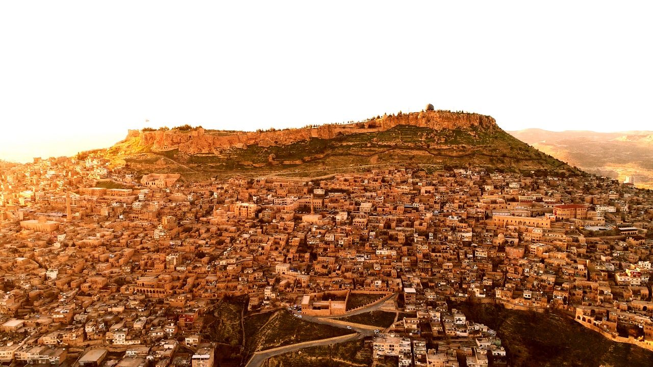Tarihte yolculuğa çıkaran şehir Mardin’de gezilecek yerler ve yöresel lezzetler listesi! 1