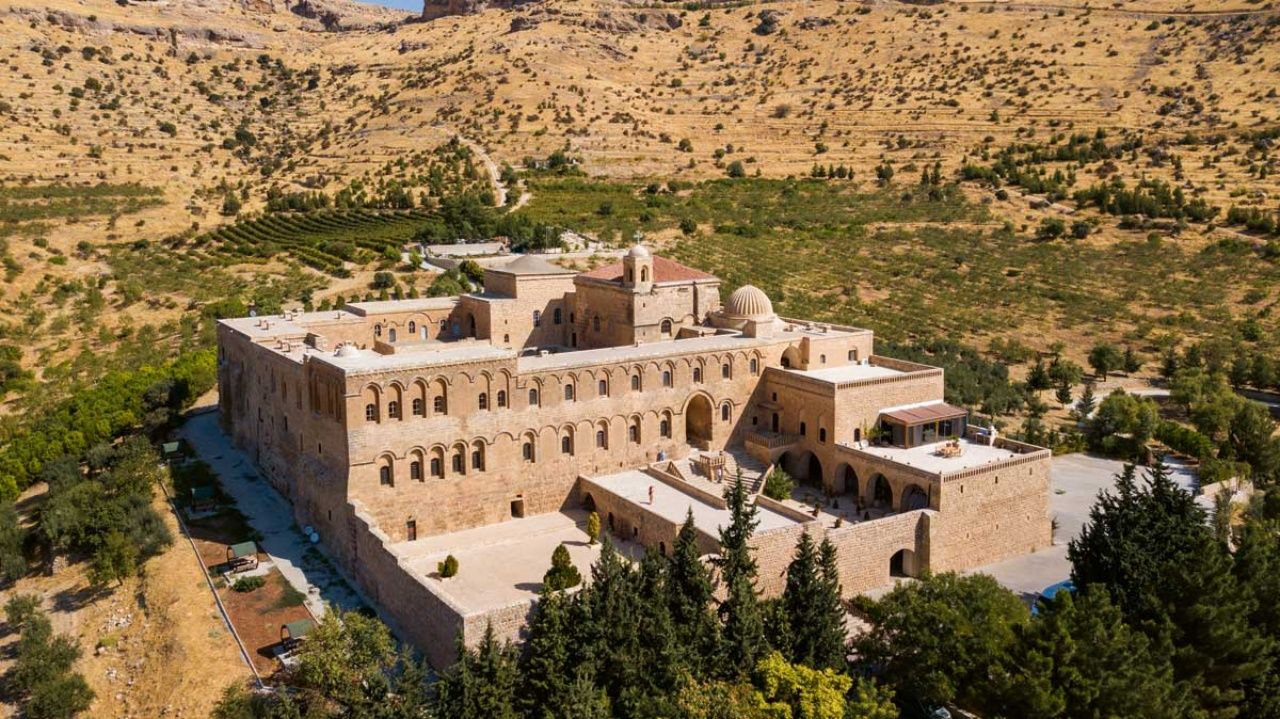 Tarihte yolculuğa çıkaran şehir Mardin’de gezilecek yerler ve yöresel lezzetler listesi! 13