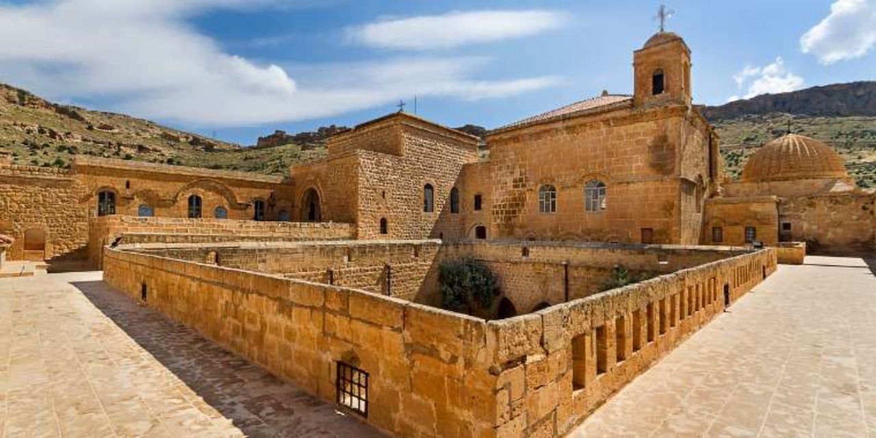 Tarihte yolculuğa çıkaran şehir Mardin’de gezilecek yerler ve yöresel lezzetler listesi! 14