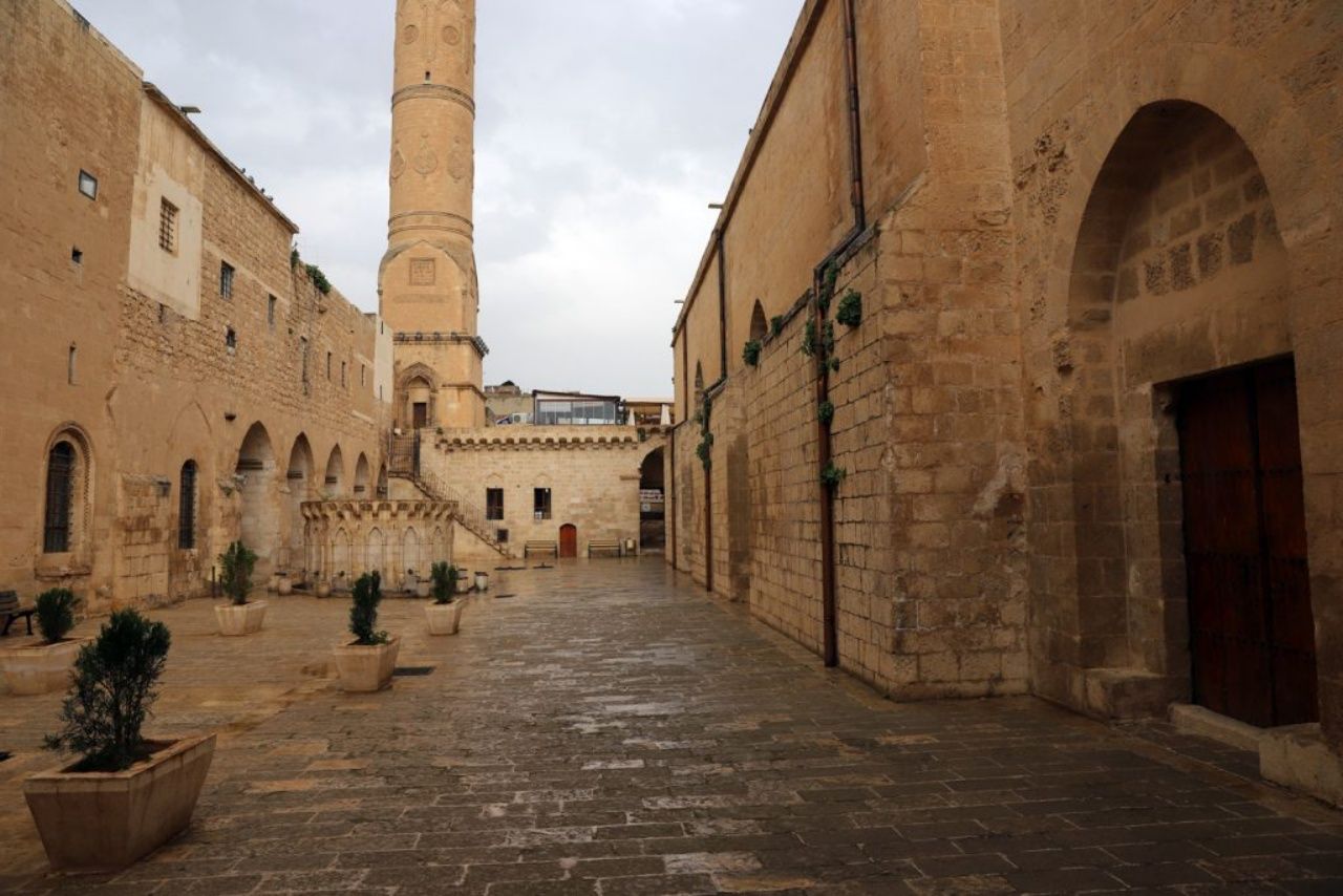 Tarihte yolculuğa çıkaran şehir Mardin’de gezilecek yerler ve yöresel lezzetler listesi! 17