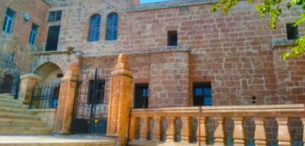 Tarihte yolculuğa çıkaran şehir Mardin’de gezilecek yerler ve yöresel lezzetler listesi! 24