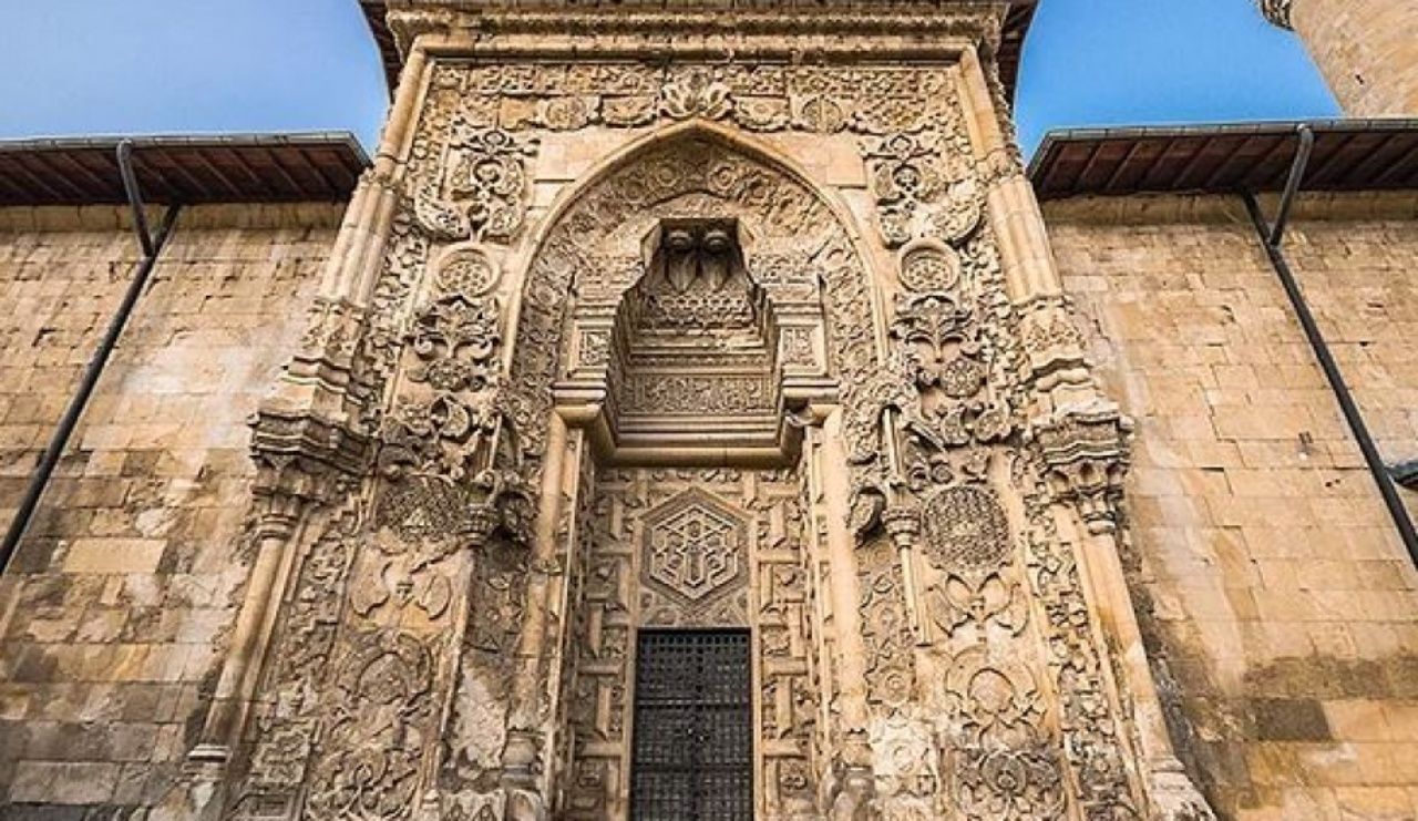 Tarihi yerleri ve doğal güzellikleriyle Sivas gezilecek yerler ve yöresel lezzetler listesi 6