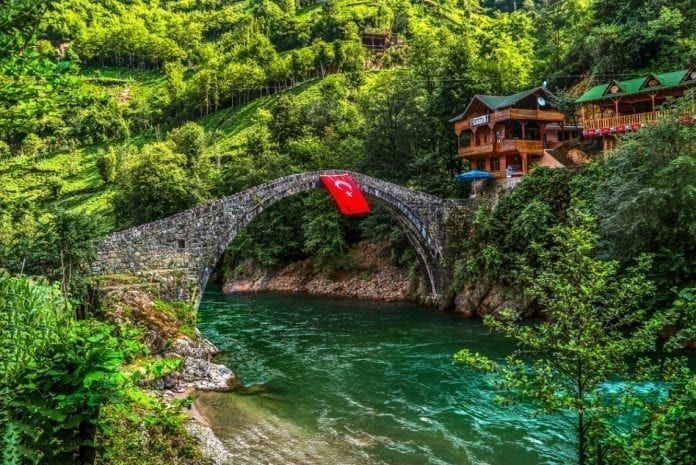 Çayın memleketi Rize’de doğayla baş başa kalabileceğiniz yerler ve meşhur yemekler listesi 9