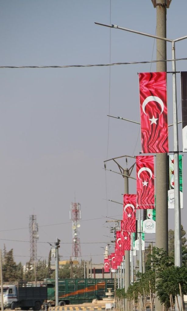Suriye halkından, muhaliflerin Azez'deki provakatif saldırılarına inat Türkiye'ye destek gösterisi 4