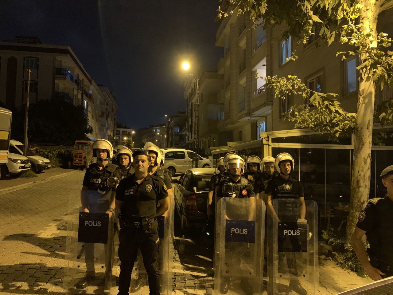 Esenyurt’ta çocukların kavgasına aileler karıştı: 2 yaralı 2