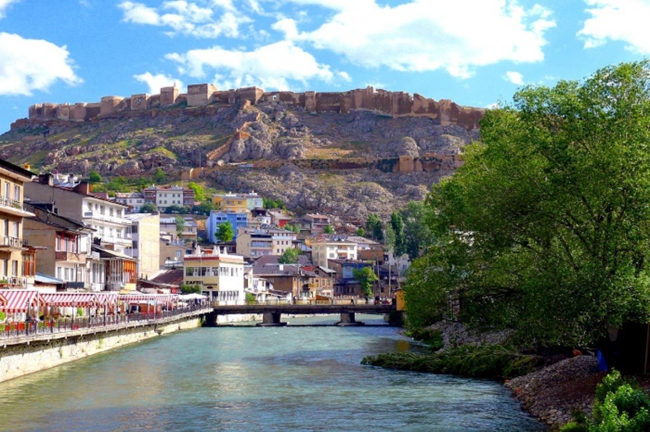 2500 yıllık Türk yurdu Bayburt’ta gezilecek yerler ve yöresel lezzetler listesi 2