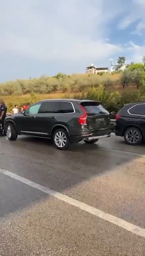 Bursa'da 15 araçlık zincirleme kaza: 10 yaralı! 6