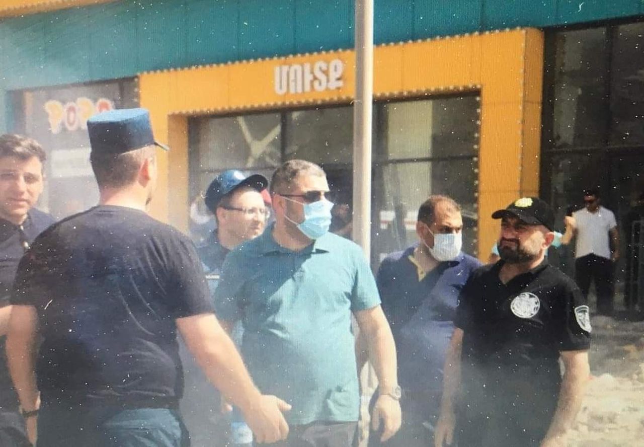 Ermenistan'da alışveriş pazarındaki havai fişek deposu patladı! Can kaybı 2’ye, yaralı sayısı 60’a yükseldi 9