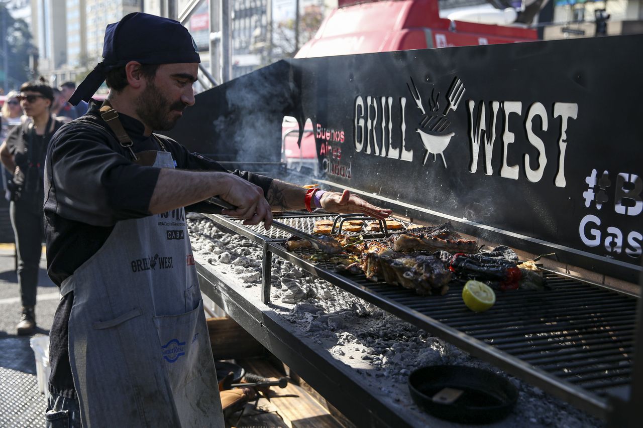Şefler en lezzetli 'asado'yu pişirmek için yarıştı 2