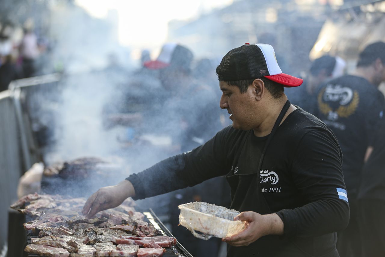 Şefler en lezzetli 'asado'yu pişirmek için yarıştı 9