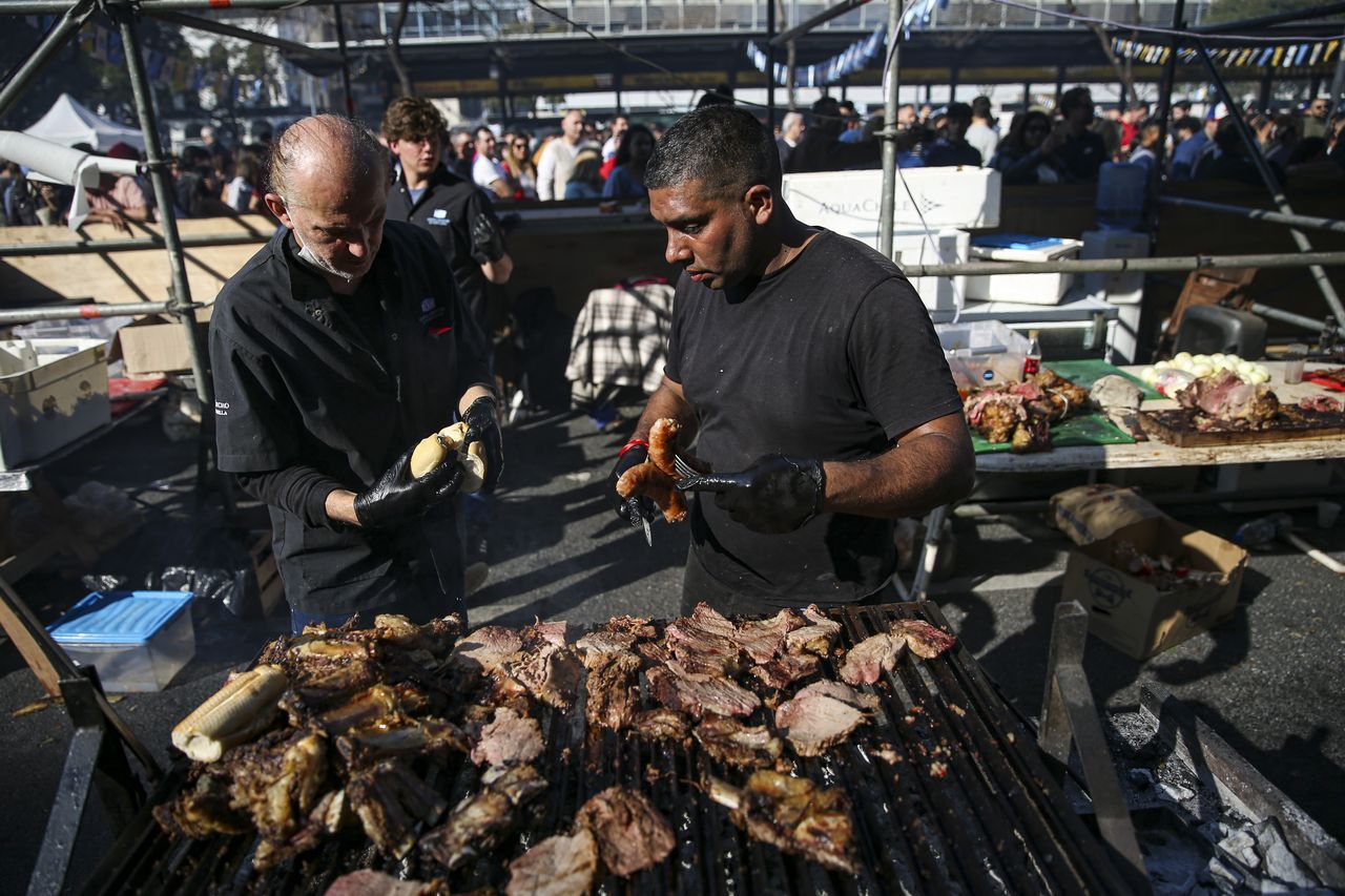 Şefler en lezzetli 'asado'yu pişirmek için yarıştı 13
