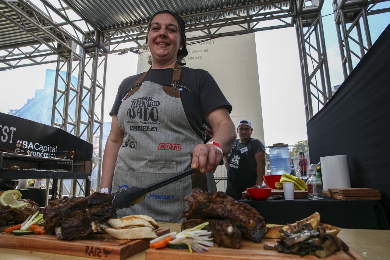 Şefler en lezzetli 'asado'yu pişirmek için yarıştı 14